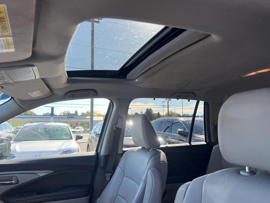 used 2022 Honda Pilot car, priced at $29,957