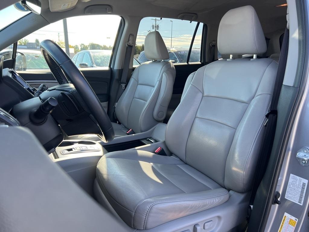 used 2022 Honda Pilot car, priced at $29,957