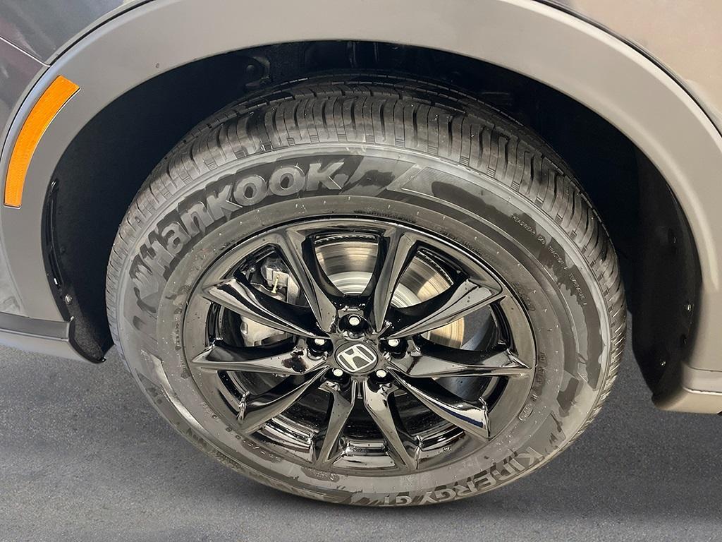 new 2026 Honda CR-V Hybrid car, priced at $39,783