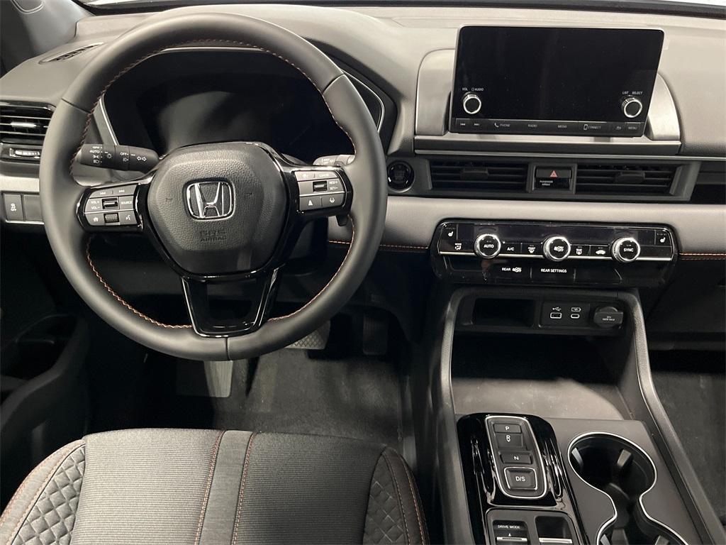 new 2025 Honda Pilot car, priced at $43,795