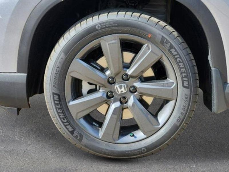 new 2025 Honda Pilot car, priced at $43,795