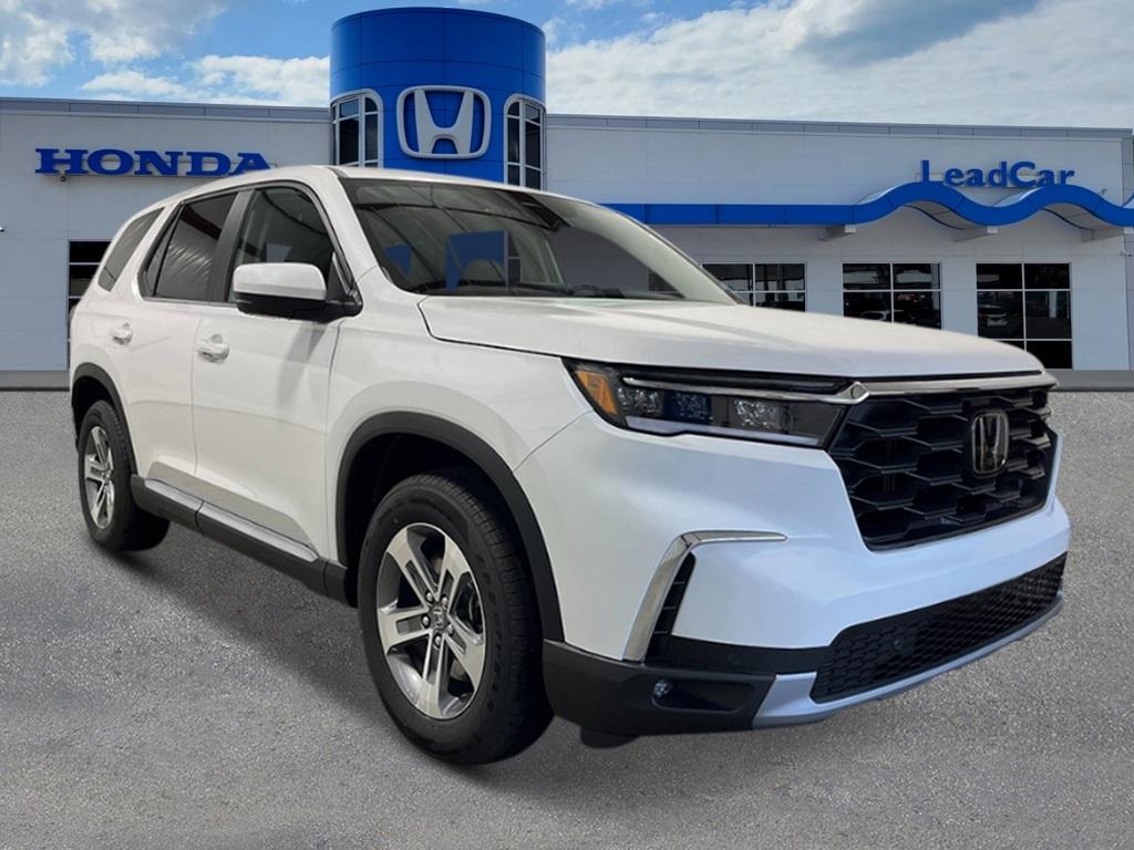 new 2025 Honda Pilot car, priced at $47,550