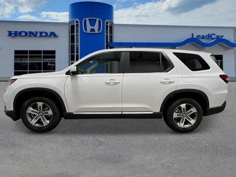 new 2025 Honda Pilot car, priced at $47,550