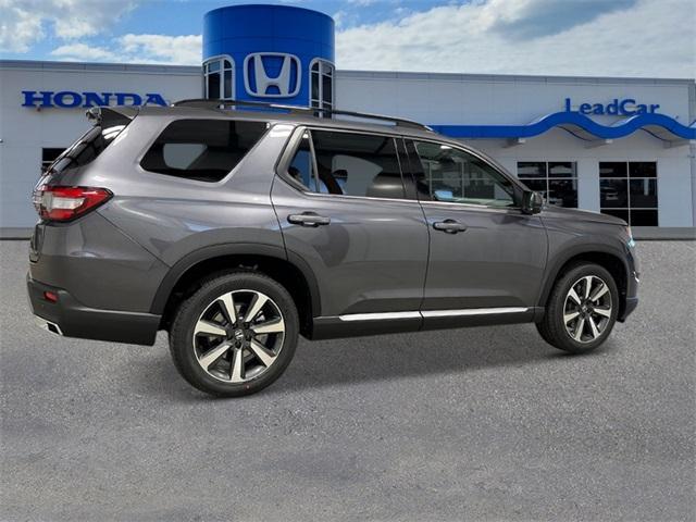 new 2025 Honda Pilot car, priced at $54,530