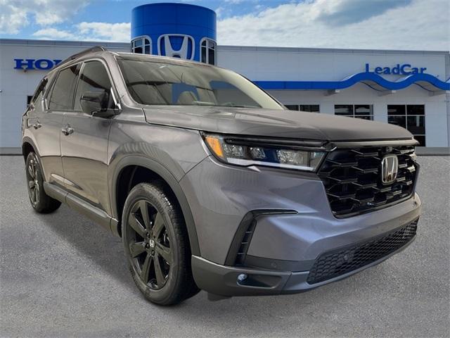 new 2025 Honda Pilot car, priced at $55,975