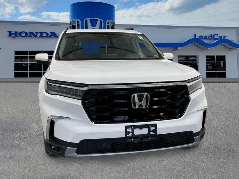 new 2025 Honda Pilot car, priced at $55,715