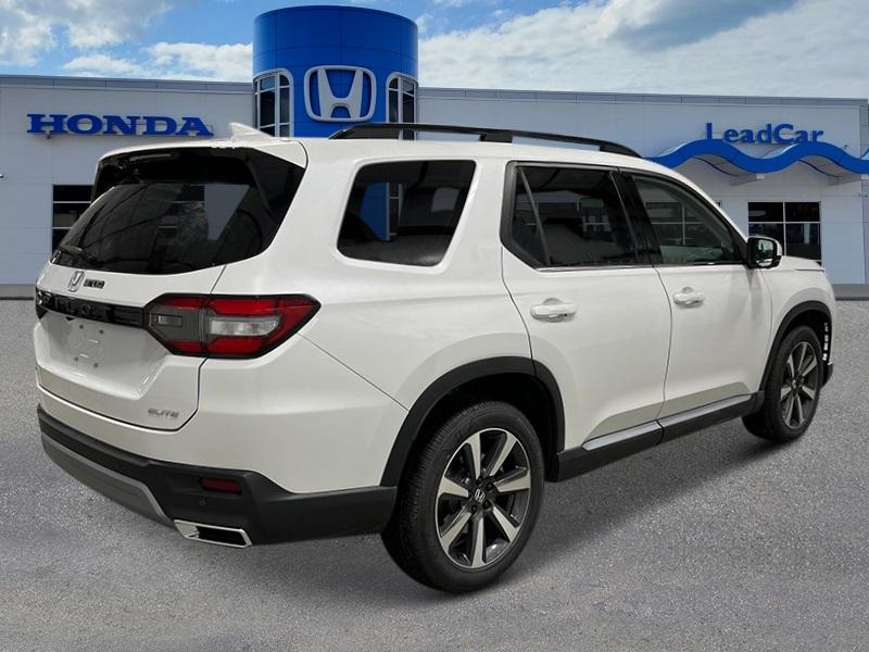 new 2025 Honda Pilot car, priced at $55,715