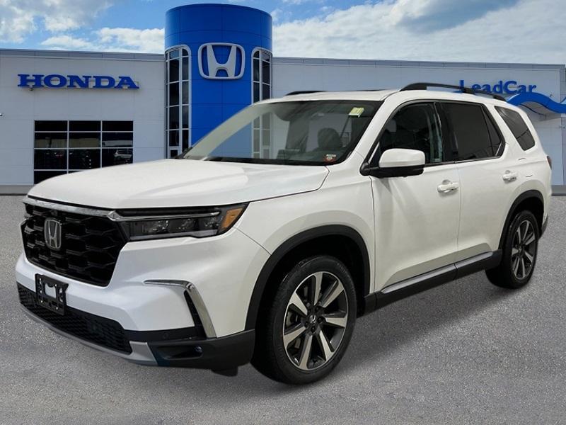 new 2025 Honda Pilot car, priced at $55,715