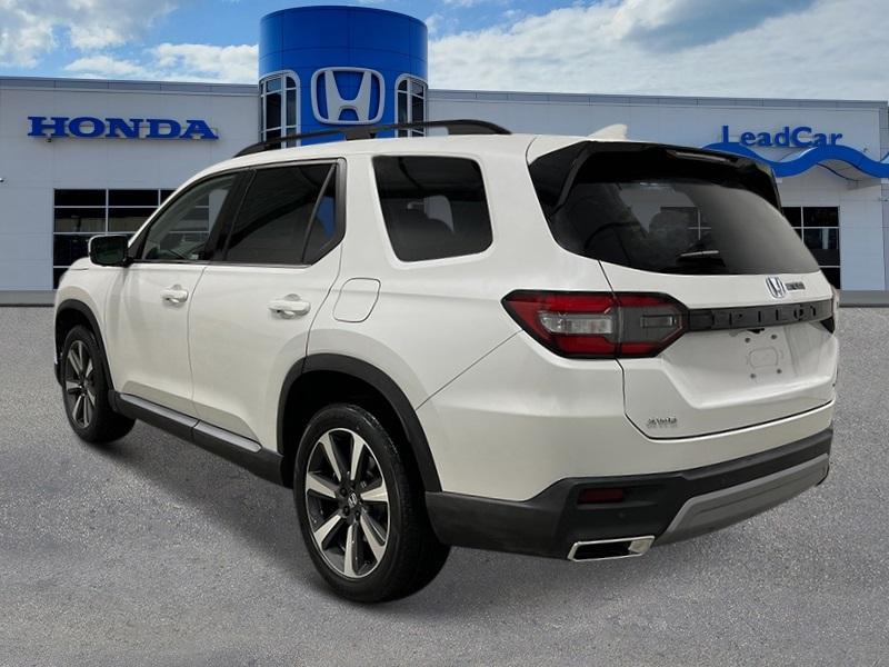 new 2025 Honda Pilot car, priced at $55,715