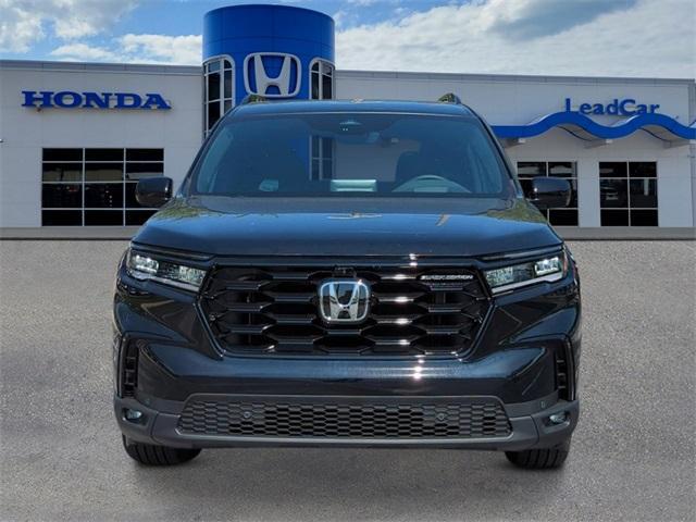 new 2025 Honda Pilot car, priced at $55,975