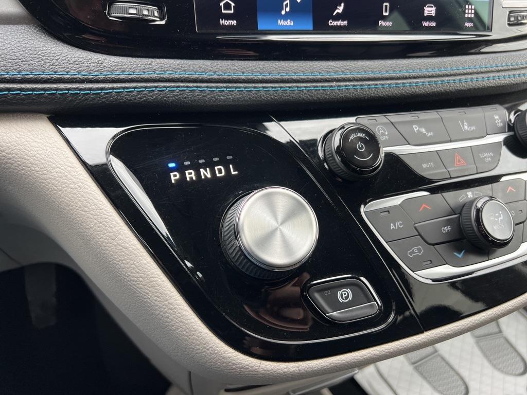 used 2021 Chrysler Pacifica car, priced at $17,099