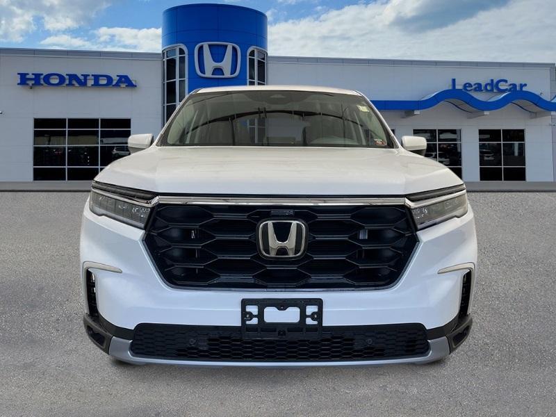 new 2025 Honda Pilot car, priced at $48,280