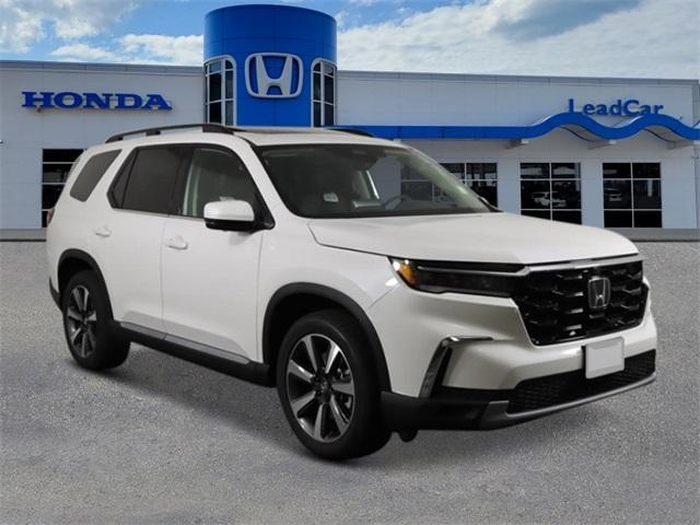 new 2025 Honda Pilot car, priced at $55,920