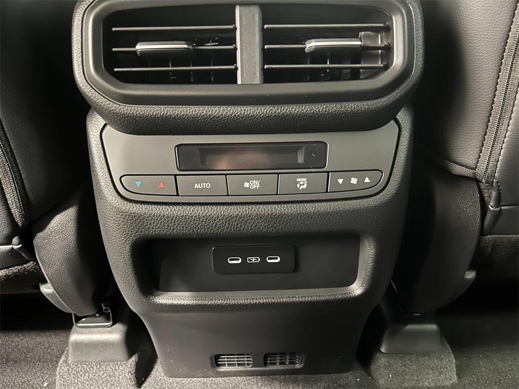 new 2025 Honda Pilot car, priced at $52,450