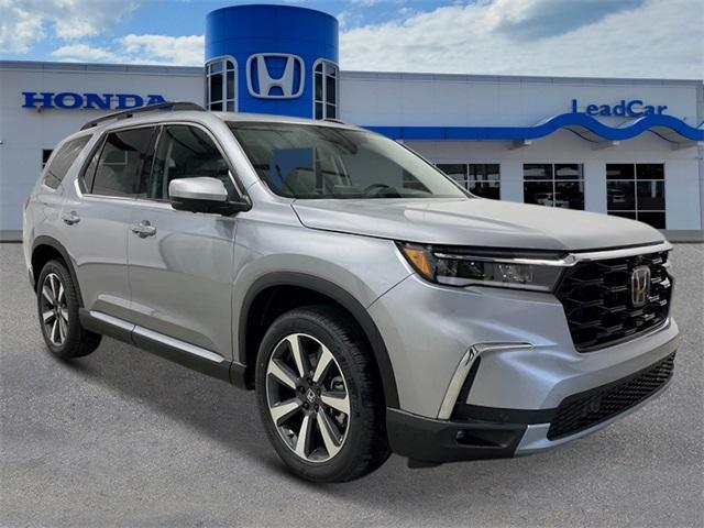 new 2025 Honda Pilot car, priced at $54,530