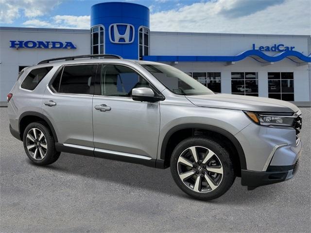 new 2025 Honda Pilot car, priced at $54,530