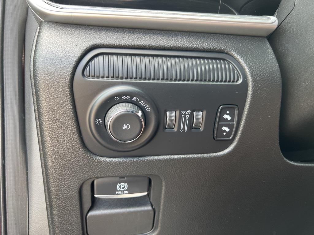 used 2022 Jeep Wagoneer car, priced at $35,000