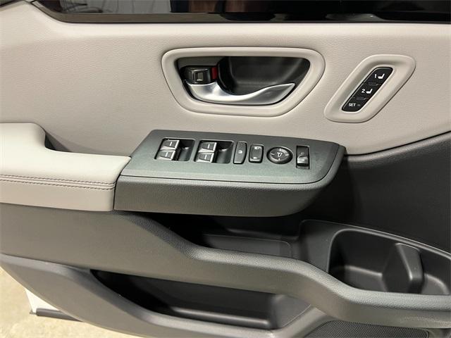 new 2025 Honda Pilot car, priced at $53,225