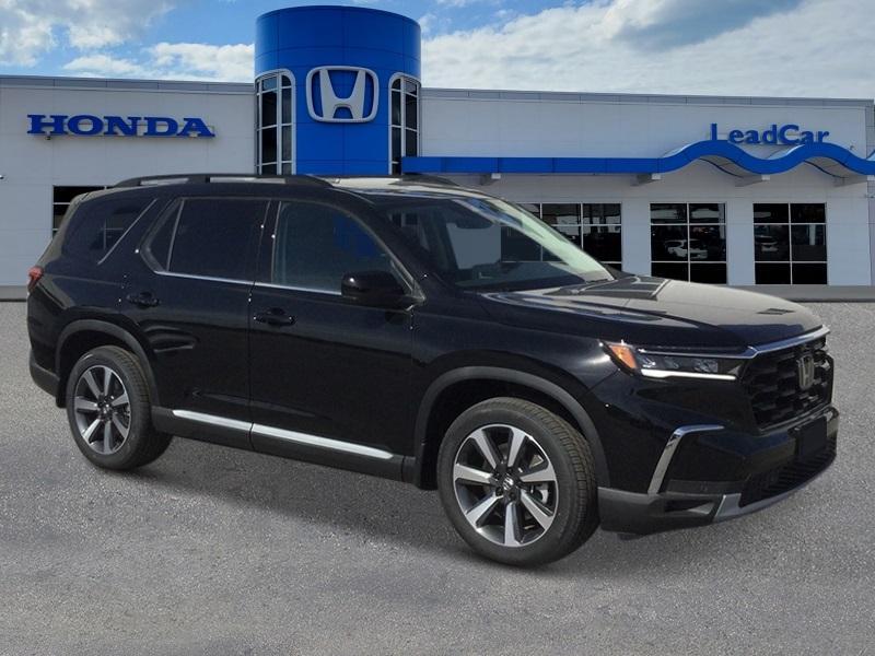 new 2025 Honda Pilot car, priced at $55,250