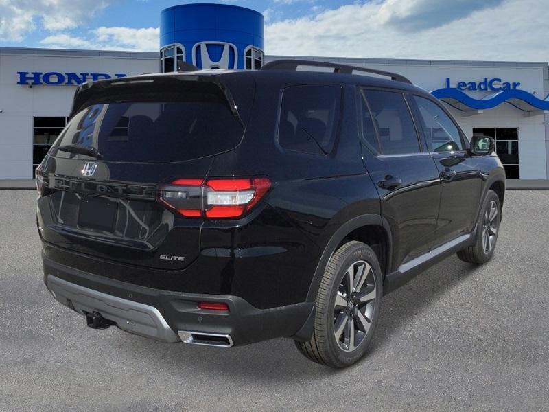 new 2025 Honda Pilot car, priced at $55,250