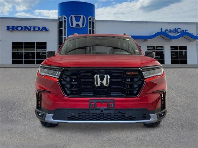 new 2025 Honda Pilot car, priced at $50,250