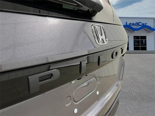 new 2025 Honda Pilot car, priced at $51,050
