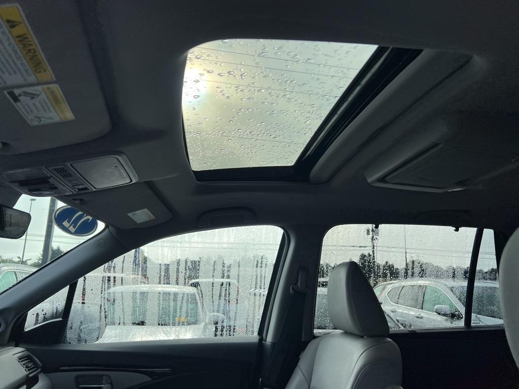 used 2022 Honda Pilot car, priced at $29,999