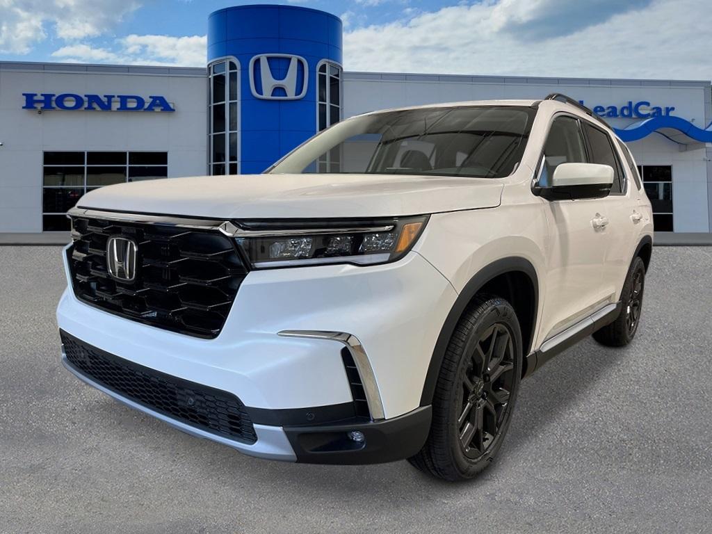 new 2025 Honda Pilot car, priced at $52,450