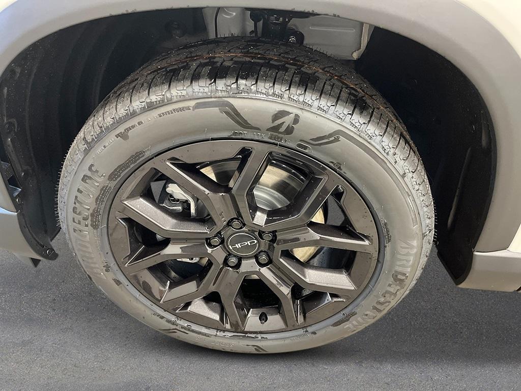 new 2025 Honda Pilot car, priced at $49,365