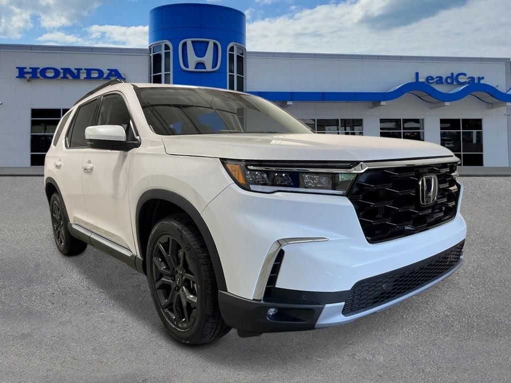 new 2025 Honda Pilot car, priced at $49,365
