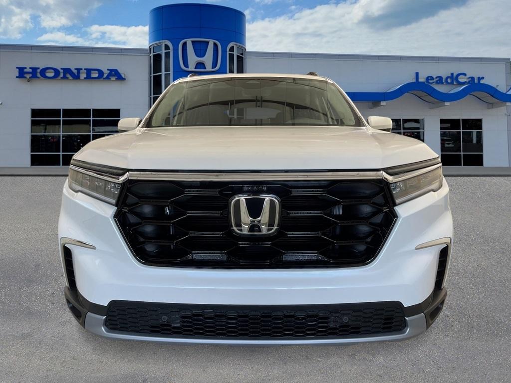 new 2025 Honda Pilot car, priced at $49,365