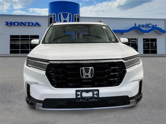 new 2025 Honda Pilot car, priced at $53,930