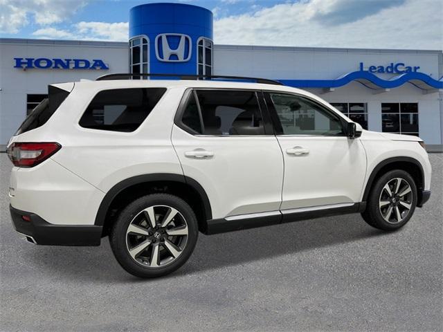 new 2025 Honda Pilot car, priced at $53,930