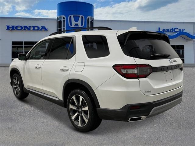 new 2025 Honda Pilot car, priced at $54,930