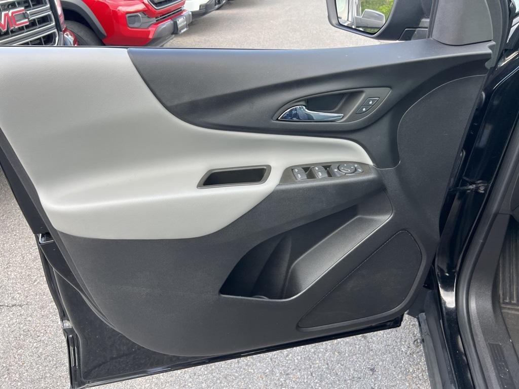 used 2023 Chevrolet Equinox car, priced at $21,353