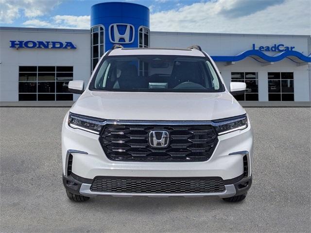 new 2025 Honda Pilot car, priced at $52,495