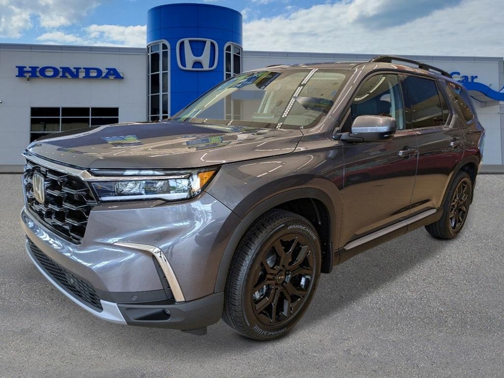 new 2025 Honda Pilot car, priced at $52,950