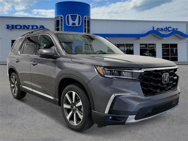 new 2025 Honda Pilot car, priced at $51,050