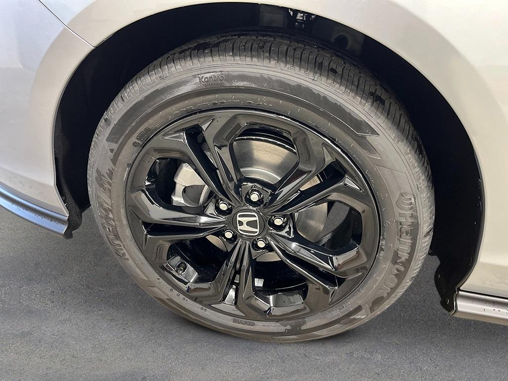 new 2025 Honda Accord car, priced at $30,518