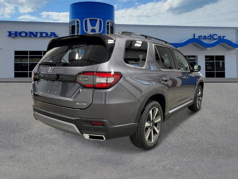 new 2025 Honda Pilot car, priced at $55,260