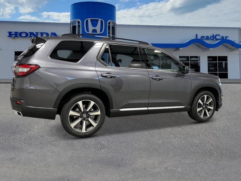 new 2025 Honda Pilot car, priced at $55,260