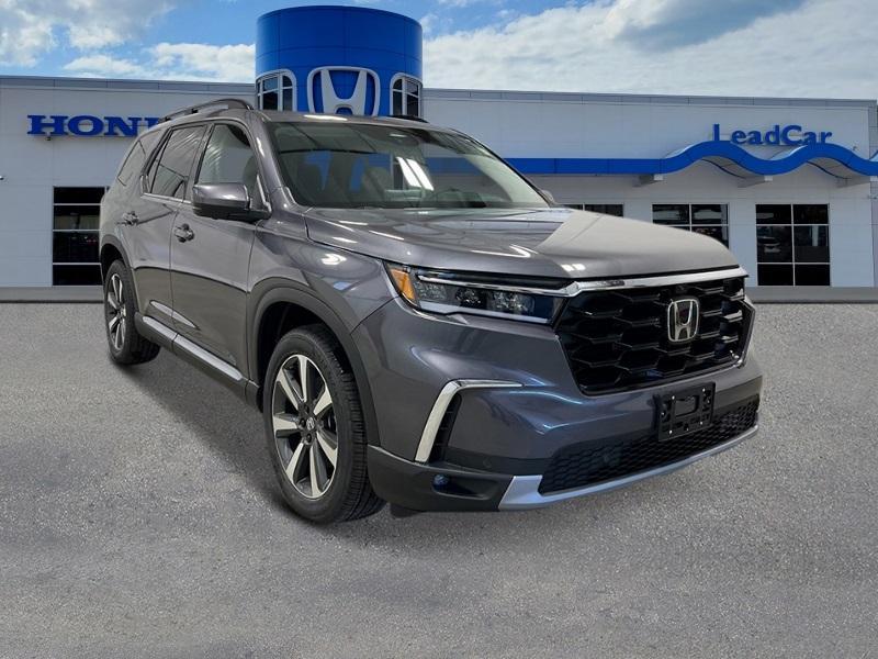 new 2025 Honda Pilot car, priced at $55,260