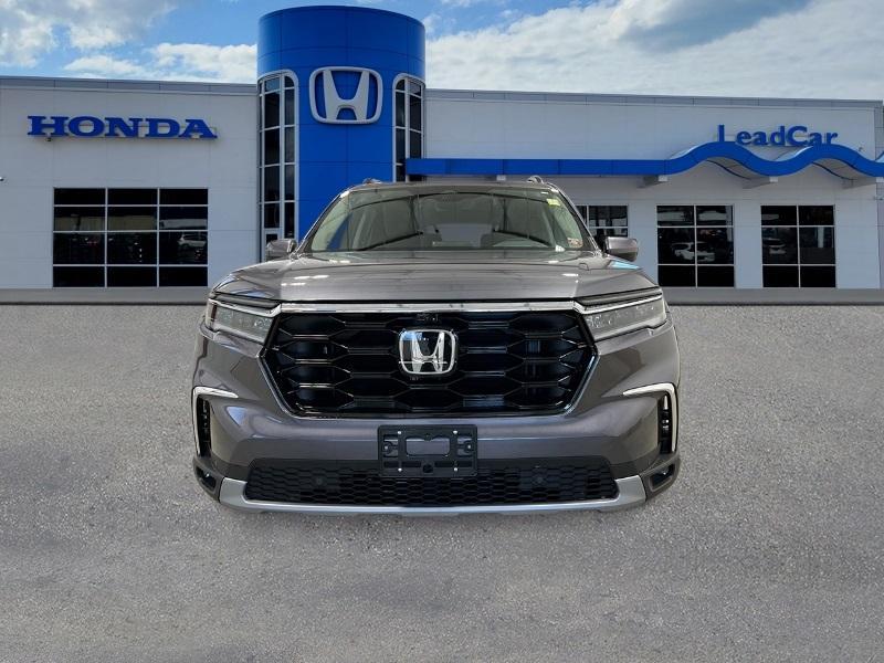 new 2025 Honda Pilot car, priced at $55,260