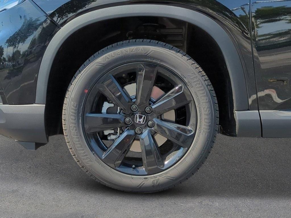 new 2025 Honda Pilot car, priced at $56,030