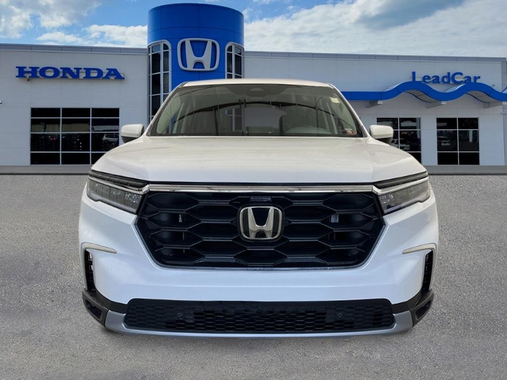 new 2025 Honda Pilot car, priced at $47,550