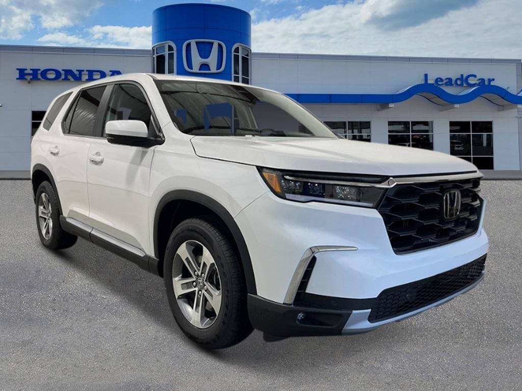 new 2025 Honda Pilot car, priced at $47,550