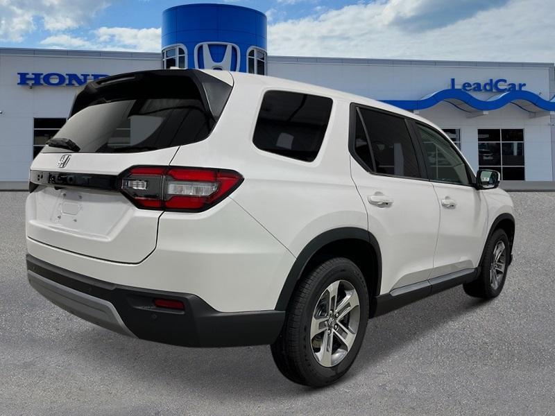 new 2025 Honda Pilot car, priced at $47,550