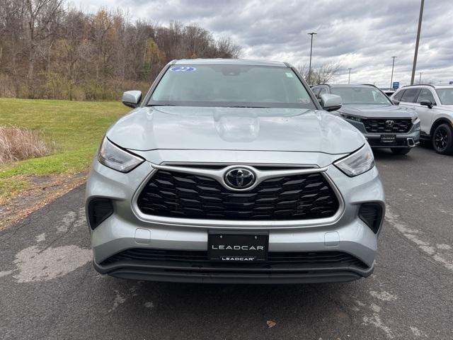 used 2022 Toyota Highlander car, priced at $33,510