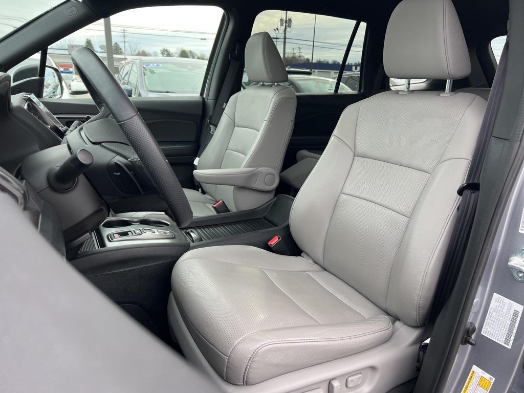 used 2022 Honda Passport car, priced at $30,638