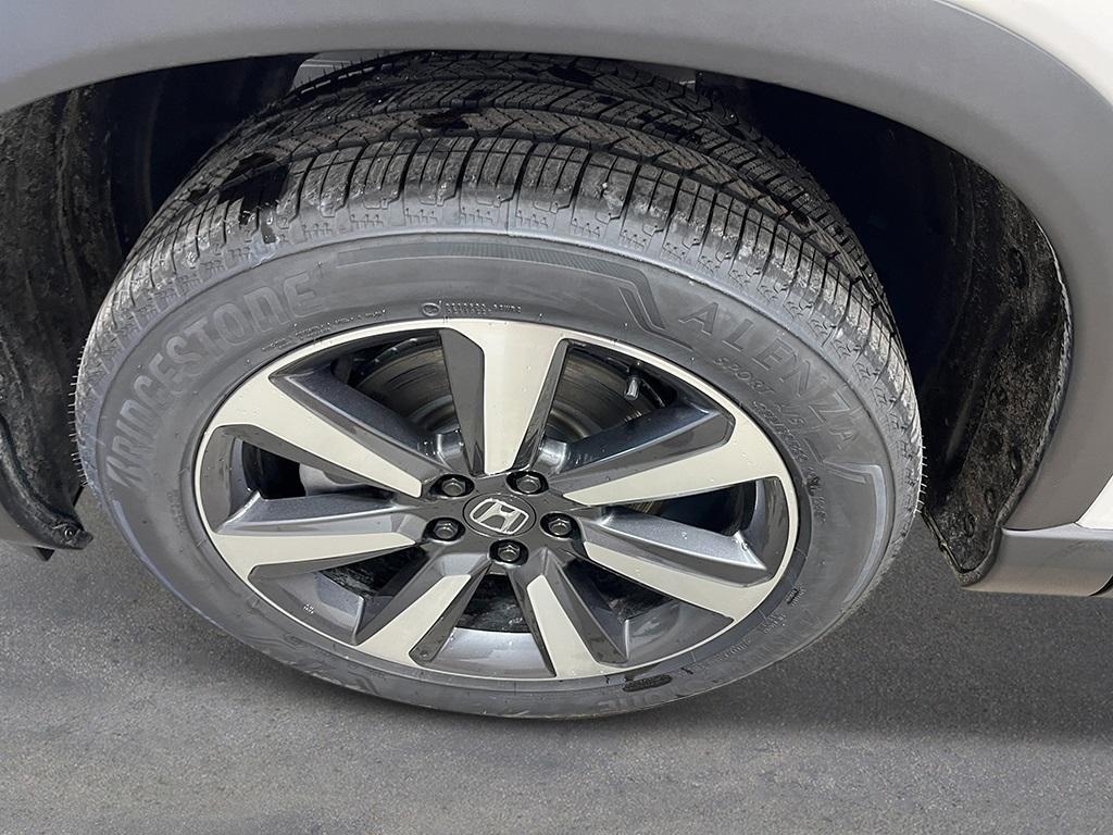 new 2025 Honda Pilot car, priced at $51,550